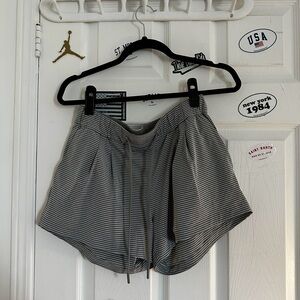 Lululemon Striped Gray Women's Shorts
